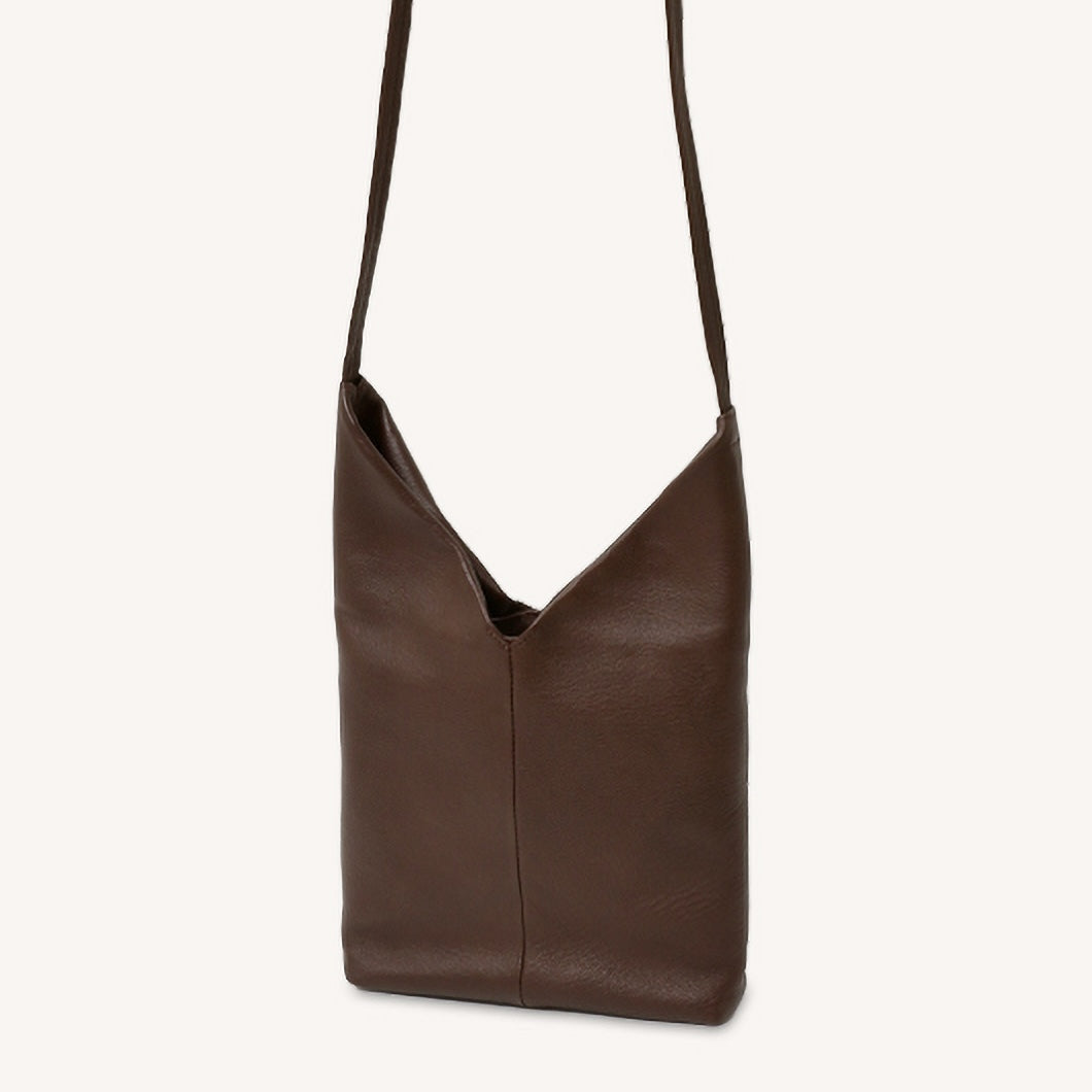 A SHOULDER BAG ＜S＞ BROWN