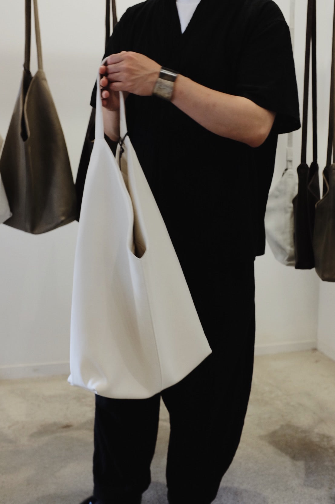 A TOTE BAG ＜L｜Short Handle＞ GRAY – GOBU｜五分